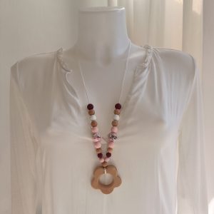 IMG20250113115655 Collar de maternidad, porteo y lactancia Flower